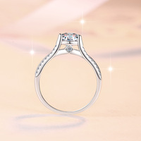 Bague de fiançailles triple rangée pavée en argent sterling S925 avec certificat GRA, moissanite ronde brillante couleur D VVS1 pour femme