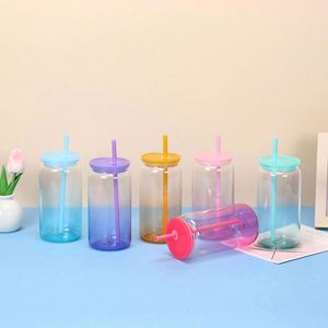 Vaso de vidrio transparente AGH de 16 oz con diseño de rayas, tapa de plástico de colores y pajita, taza de sublimación para niños y camping - Product Image 2