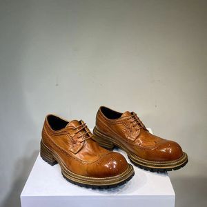 Chaussures en cuir décontractées pour hommes, à semelles épaisses et rehaussantes, à bout rond, gravées, pour mariage, résistantes à l'eau - Product Image 6