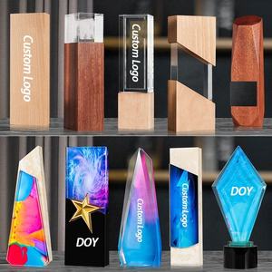 Medallas de cristal con logotipo personalizado al por mayor con base de madera, Trofeo metálico de cristal para regalos de empresa, trofeos y placas de primera calidad - Product Image 5