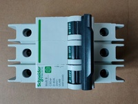 Disjoncteur miniature M9F43340 Multi9 C60BP 3P D 40A pour PLC