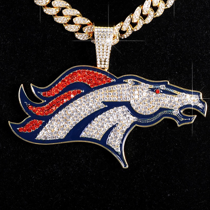 Gold single pendant