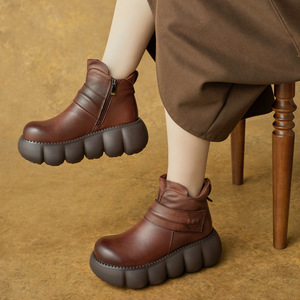 Bottes en Coton Polaire pour Femme, Nouvelles Bottes Martin Confortables en Cuir Véritable Vintage à Bout Rond Large, Fermeture Éclair Latérale, Plateforme et Talon Compensé pour l'Hiver - Product Image 1