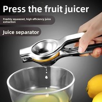 Handmatige citruspers van roestvrij staal met citroenklem voor fruit en sapbereiding in de keuken