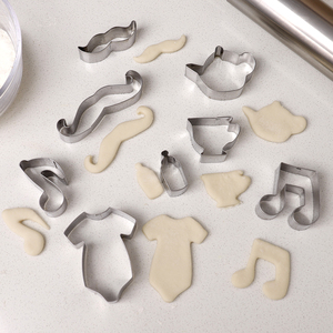 Set di 2 Stampini per Biscotti a Forma di Teiera e Tazza in Acciaio Inox, Stampi per Biscotti, Utensili per Pasticceria e Decorazione Torte per Tea Party - Product Image 5