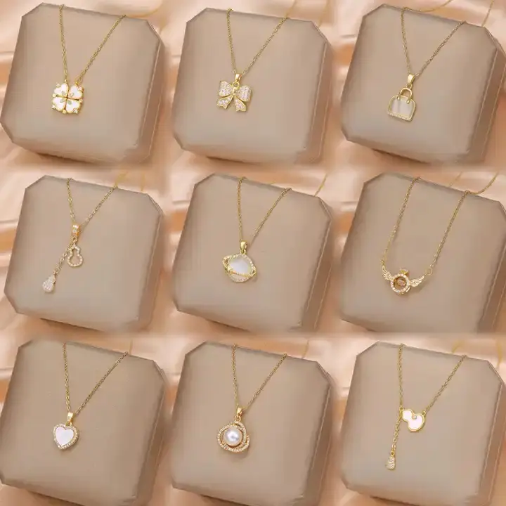 2023 Luxury stainless steel 18K clover necklace gold diamond butterfly fashion star moon pendant women's clavicle chain jewelry