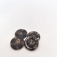 Kancing Resin Berukir Laser dengan Detail Jahitan Cat Isi untuk Pakaian Kelas Atas
