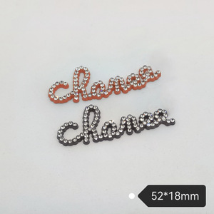 Breloques DIY en gros, design CC, logo <span class=keywords><strong>de</strong></span> marque, breloques pour coques <span class=keywords><strong>de</strong></span> téléphone, boutons et pendentifs polyvalents - Product Image 2