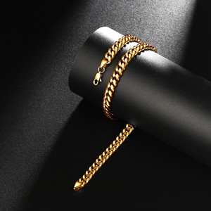 Chaîne cubaine en acier inoxydable pour homme, largeur 6/8/10/12 mm, couleur or 18 carats, avec motif chiffre six en or. - Product Image 4