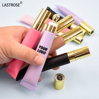 Fruitig geurende lipgloss met grote verpakking, private label, hydraterend, met metalen applicator.