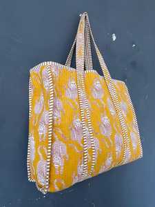 Sac de transport matelassé en coton, multifonctionnel, en tissu imprimé traditionnel, sac à bandoulière pour voyage et shopping - Product Image 4