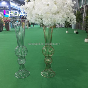 Support de présentation de fleurs en métal doré géant de luxe LEDA, vase, centre de table, décoration de mariage, événement, fête - Product Image 6