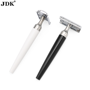 Maquinilla de afeitar de seguridad tradicional JDK al por mayor <span class=keywords><strong>para</strong></span> hombres, superventas, afeitadora manual de metal OEM ODM con mango de madera, embalaje profesional - Product Image 3