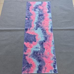 カスタムエンボス加工ロゴマイクロファイバーヨガタオルコーナーポケットタイ染めプリントホットヨガノンスリップマットドローストリング抗菌ニット - Product Image 2