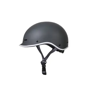 新款上市充电式发光二极管后警示灯电动滑板车自行车头盔，城市通勤者头盔