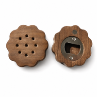 Décapsuleur aimanté en bois de noyer noir et hêtre, forme biscuit, 70x70x18mm, ouvre-bouteille, aimant de réfrigérateur, outils de bar, cadeau, décoration