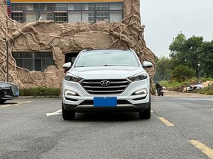 Hyundai Tucson 1.6T DCT 2WD Smart Edition 2015, SUV Crossover en excellent état, intérieur cuir, conduite à gauche, <span class=keywords><strong>voiture</strong></span> à prix abordable - Product Image 2