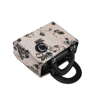 Sac à main pour femme Unique Black Rose avec motif floral noir, sac à bandoulière avec quincaillerie argentée, mode de luxe pour le quotidien et les soirées