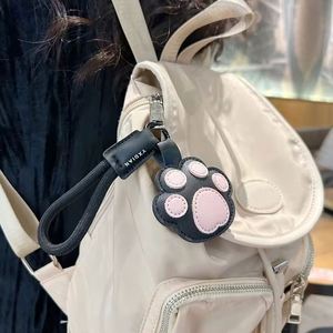 Al por mayor Llavero de piel con diseño de pata de gato de dibujos animados, llavero con forma de hueso para coche, colgante adorable para mochila, regalo - Product Image 2