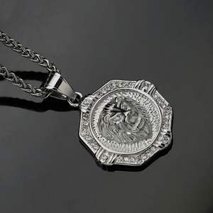 Hip Hop Animal Lion CZ Pièce Étanche Pvd En Acier Inoxydable Plaqué Pendentif Bijoux De Mode Colliers pour Hommes En Gros - Product Image 3