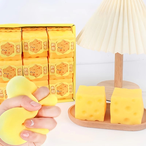 Juguetes Blandos de Queso Cuadrados para Apretar, de Rebote Lento, para Aliviar el Estrés, Juguete Sensorial Suave de Queso Mantequilla, Juguete Antiestrés - Product Image 1