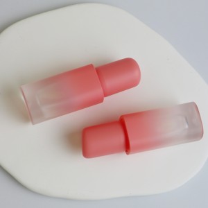 Tube de brillant à lèvres Yuecai en gros, à paroi épaisse, vide, <span class=keywords><strong>dégradé</strong></span>, <span class=keywords><strong>carré</strong></span>, avec capuchon incliné - Product Image 2