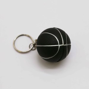 Porte-clés anti-stress en mousse noire en forme de ballon de basket - Product Image 3