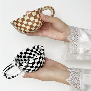 Tasse à café en céramique pour petit-déjeuner, petite tasse à thé à carreaux style Ins, tasse à eau originale - Product Image 3