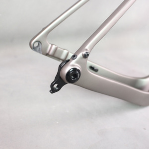 Marco de carbono freno de disco <span class=keywords><strong>bicicleta</strong></span> de grava Cable oculto completo pieza de <span class=keywords><strong>bicicleta</strong></span> bicicletas de fibra de carbono T1000 T4 700X50C <span class=keywords><strong>cuadro</strong></span> pintura GR048 - Product Image 6
