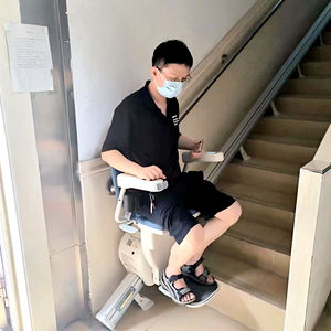 Ascenseur pour handicapés bon marché Ascenseur pour vieil homme Chaise <span class=keywords><strong>monte</strong></span>-<span class=keywords><strong>escalier</strong></span> droit Ascenseur de chaise d'<span class=keywords><strong>escalier</strong></span> - Product Image 4