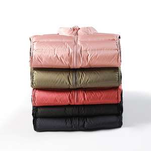 سترة خارجية شتوية بدون أكمام للركوب مقاس كبير للجنسين مع سحاب، مصنوعة من البوليستر 100% وياقة من ريش البط 100% - Product Image 1