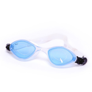 Gafas de Natación Antivaho con Lentes de PC, Silicona Universal, Alta Definición, Impermeables y Anti-UV - Product Image 1