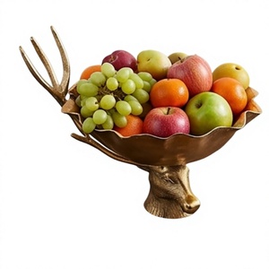 Bol décoratif élégant en forme de tête de cerf dorée, plat de service artisanal en métal, style glamour pour la table à manger et la décoration de cuisine - Product Image 4