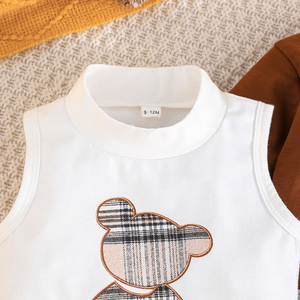 เสื้อผ้าเด็กแฟชั่น เสื้อแขนยาว เสื้อครอปน่ารัก ลายหมีน้อย เสื้อแขนกุด จับคู่กับกางเกงลำลอง ชุดสามชิ้นเรียบง่าย - Product Image 4