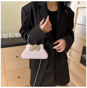 Hot Sale Pearl Chain Drilling Evening Banquet Shoulder Crossbody <b>Handbag</b> Tas Wanita Retro Trend Women's Evening Bags - Product Image 2