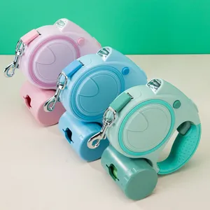 Correa retráctil automática para caminar para perros sin enredos con linterna <span class=keywords><strong>LED</strong></span> y dispensador de bolsas para caca para perros pequeños, medianos y grandes - Product Image 1