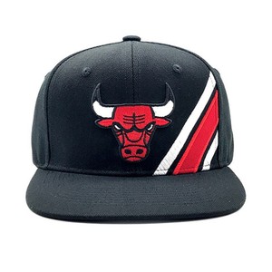 Gorra de béisbol de algodón con bordado de toro y cierre snapback - Product Image 5