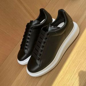 Men's <b>Small</b> White Casual Board Shoes Thick Sole All-Head Lace-up Increase Fashion All-Head Lace-up - Product Image 5
