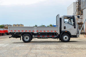 Camion léger diesel Howo 4x2 de marque chinoise de premier plan, neuf, capacité de 3 à 5 tonnes, à vendre - Product Image 4