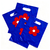 Maßgeschneiderte Kleidungsverpackung Wiederverwendbare Gestanzte Handlange Tragetaschen aus HDPE/PE Kunststoff