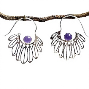Boucles d'oreilles créoles en laiton argenté et améthyste pour femme, style bohème, cadeau de mariage, fête, vente en gros - Product Image 3