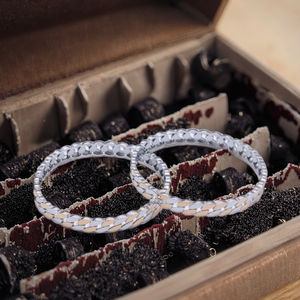 Conjunto de Brazaletes Trenzados Clásicos de Plata de Ley con Circonitas, Dos Brazaletes Kada de Plata Texturizada Hechos a Mano para Mujer, Estilo Étnico Tradicional - Product Image 1