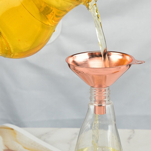 ชุดกรวยสแตนเลสขนาดเล็ก 3 ชิ้น สีโรสโกลด์ อุปกรณ์ขนาดเล็กสำหรับกรวยใส่น้ำมันมะกอก ช่วยให้การเทสะดวก - Product Image 3