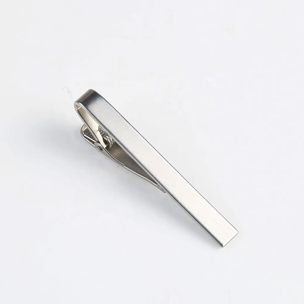 Amason Hot Bán Men 55 Mét Matte Màu Sắc Tùy Chỉnh Logo Kim Loại Brass Trống Tie Bar Clip