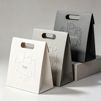 Sacs cadeaux en papier mat avec poignée découpée, lettrage circulaire gaufré, sacs de shopping personnalisés imprimés pour vêtements, bijoux, cosmétiques