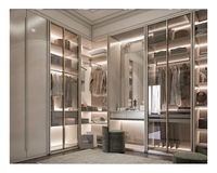 Meuble de chambre néoclassique : Armoire en bois avec portes vitrées et coiffeuse intégrée