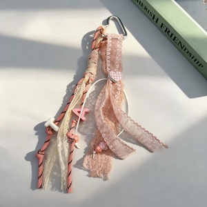 Se aceptan personalizaciones: Dijes para bolsos, accesorios de ropa, mosquetones de aleación de zinc con forma de corazón, cuentas con letras, correas, llaveros largos de encaje estilo princesa - Product Image 6