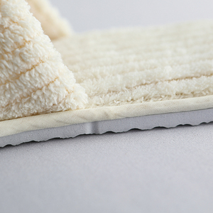 Haute qualité hôtel hôpital Spa confortable chaud corail polaire rayure hommes femmes pantoufles jetables - Product Image 2