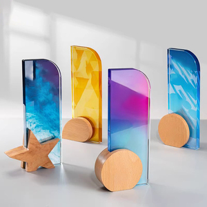 Trofeo de Cristal Iridiscente Impreso a Color Grabable Elegante y Más Vendido de 2025 con Madera Maciza para Galas Anuales de Compañías de Seguros - Product Image 1
