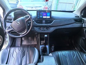 Baojun 310 2018 Usado, Sedán Turbo con Interior de Cuero Oscuro, Automático, Económico, de Gasolina - Product Image 5
